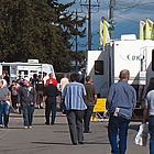 people looking at RVs for sale